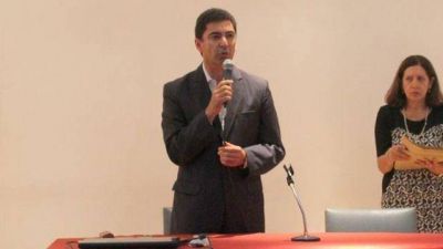Gobierno ratific� que pagar� un 18% de aumento a docentes	 