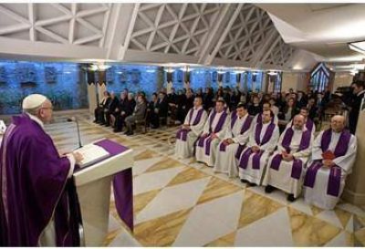 Papa: La br�jula del cristiano es seguir a Cristo crucificado
