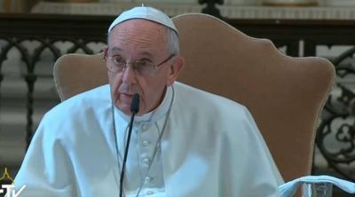 Papa Francisco: Dios permite que el demonio tiente a sacerdotes para que crezcan en la fe