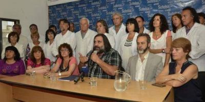 Paritarias docentes: �Quieren dar 800 pesos en negro, es una verg�enza�