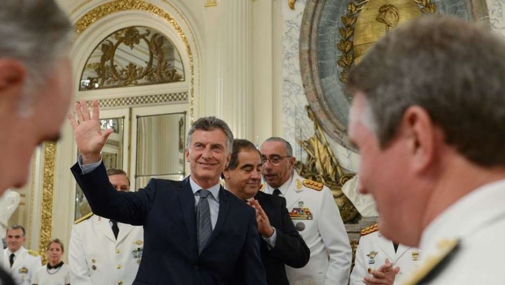 Un escuadr�n antibombas, que llega despu�s del estallido