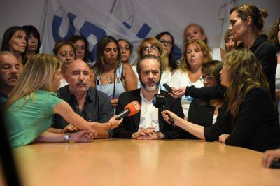 Los docentes porte�os tambi�n ratificaron que van al paro