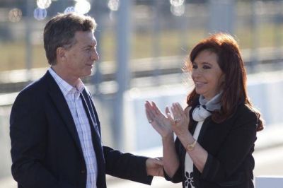 Encuesta playera: Macri se hizo fuerte en Mar del Plata y Cristina lidera en el Conurbano