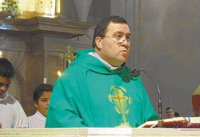 El sacerdote de Itat� que tuvo que irse por los aprietes narco