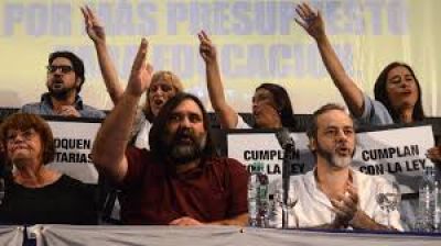 Sin acuerdo, Vidal enfrenta dos d�as de paro docente