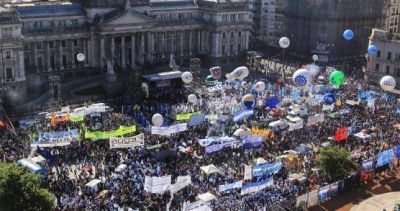 �El martes habr� un pa�s en las calles�