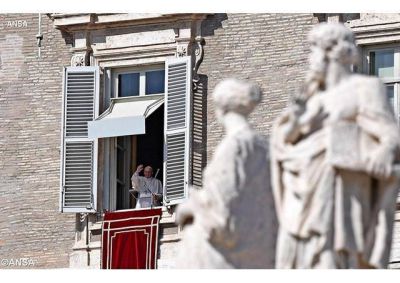 El Papa despu�s del �ngelus: �Oren por m� y por mis colaboradores de la Curia Romana�