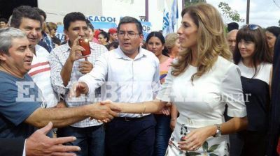 La gobernadora anunci� decenas de obras de edificios educativos a inaugurar