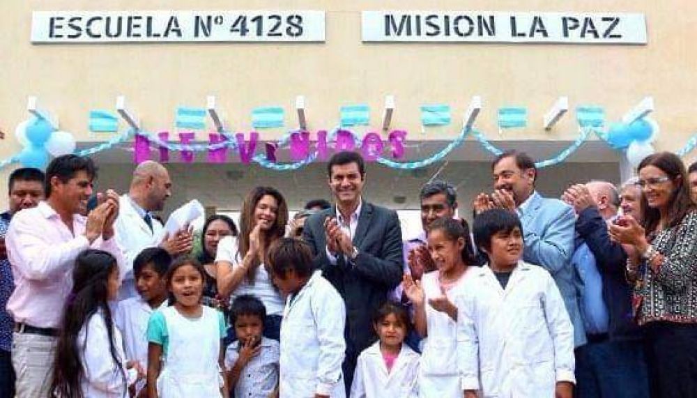 Urtubey abri� el ciclo lectivo en Misi�n La Paz y evit� referirse al paro docente