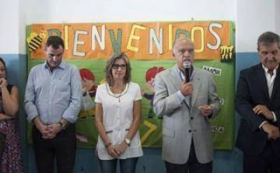 Grindetti asegur� que �m�s del 60 por ciento� de las escuelas de Lan�s no se plegaron al paro