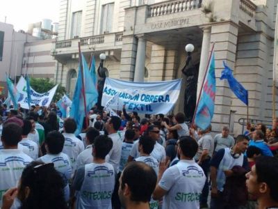 Textiles de Luj�n, en pie de guerra: �A Awada le recontra conviene el tema de la importaci�n�