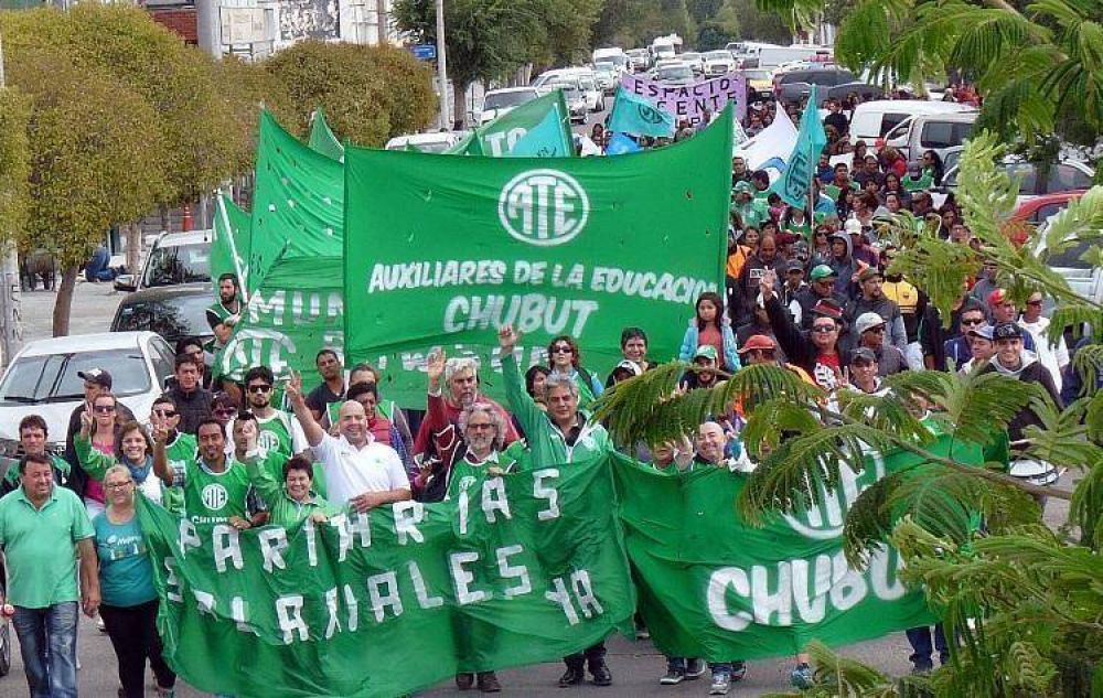 ATE Chubut movilizó a 600 trabajadores en reclamo de discusión paritaria