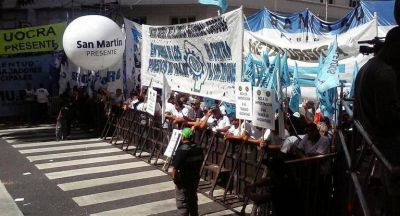 Mientras la marcha toma forma, la CGT reitera que el paro ser� 