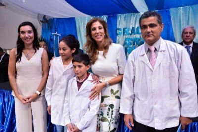 La Gobernadora entreg� premios a las escuelas que participaron del programa �Plantando Futuro�