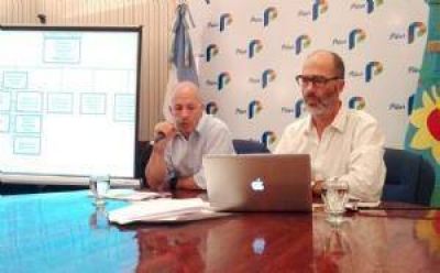 Ducot� present� la nueva estructura de gobierno