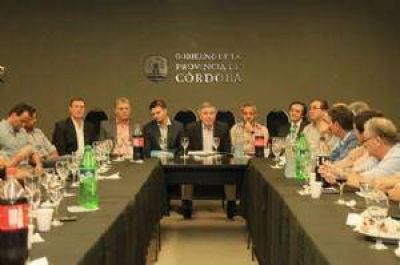 Massei encabez� la primera reuni�n de la Mesa Provincia-Municipios del a�o
