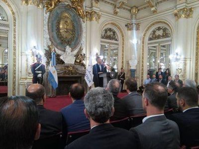 Altolaguirre en el lanzamiento de las nuevas rutas a�reas