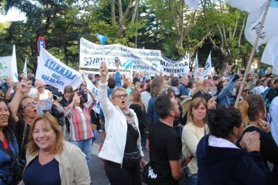 Movilizaciones en Capital Federal y en Mar del Plata en contra del gobierno nacional