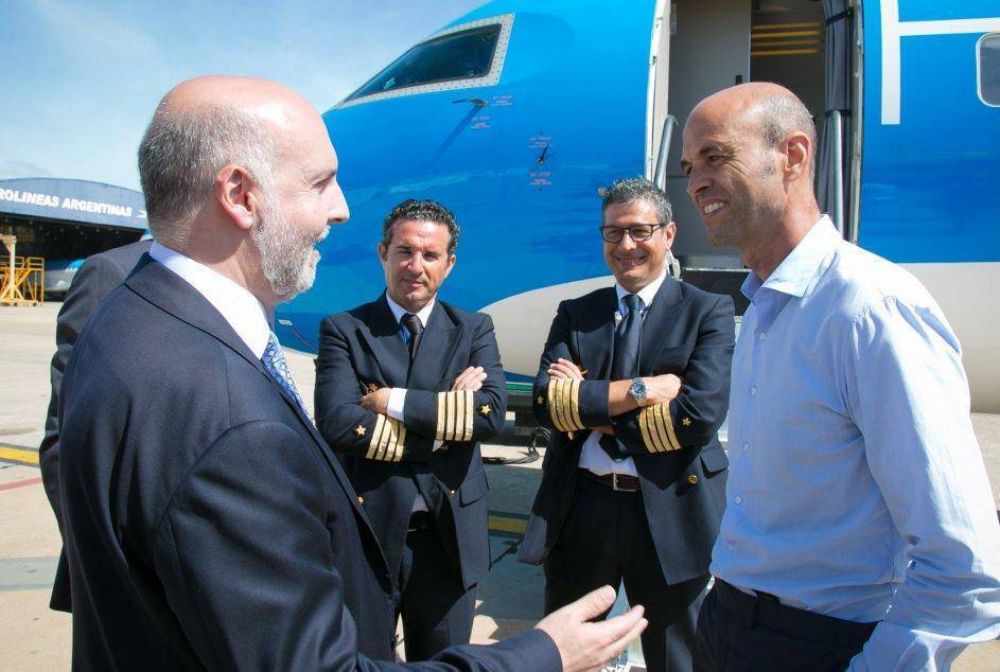 Presentaron el servicio a�reo que unir� Mar del Plata, Santa Fe y Rosario
