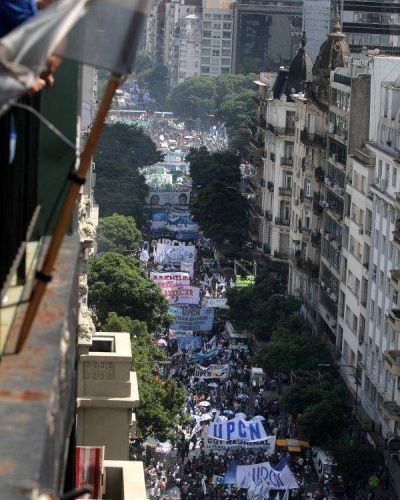 El sindicalismo lider� la movilizaci�n en las calles de Bah�a Blanca