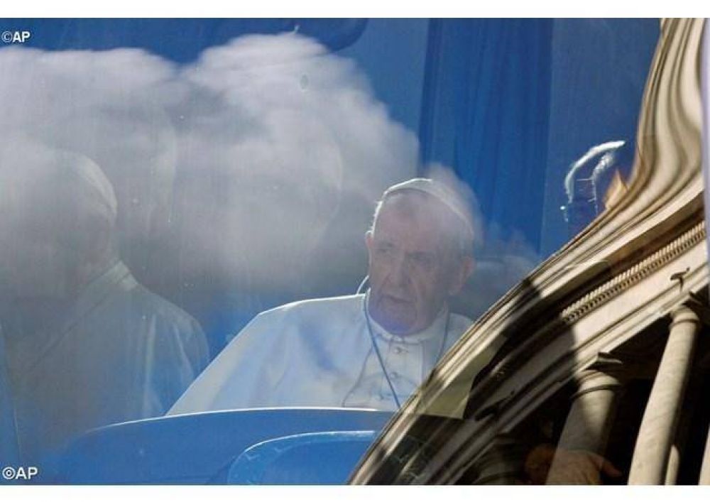 Las obras de misericordia tocan todos los aspectos de la vida de una persona, escribe el Papa en Misericordia et Misera