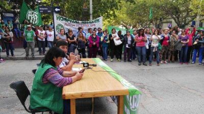 ATE decidi� un paro por tiempo indeterminado y bloqueos en la Administraci�n P�blica