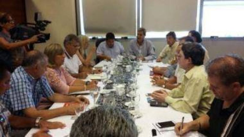 Gobierno ofreci� un aumento salarial del 18% en dos veces