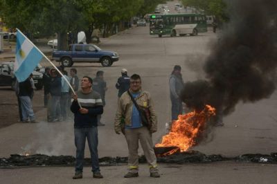 Municipales amenazan con paro si no mejoran oferta