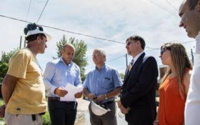 Quilmes: Martiniano recorri� obras de agua y cloacas con el director de AySA