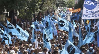 La Provincia ofrecer� a la UEPC suba por inflaci�n