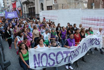 Una multitud se moviliz� bajo el grito de �Ni una menos� y exigi� pol�ticas contra la violencia de g�nero