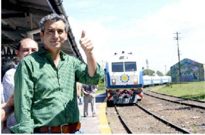 Randazzo les pidi� a los ferroviarios que luchen por el regreso del tren a Rosario, Mar del Plata y Chascom�s