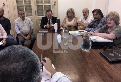El gobierno analiza subir el aumento a docentes y sacar la cl�usula gatillo