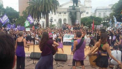 Paran� march� contra la violencia machista y por los derechos de las mujeres 