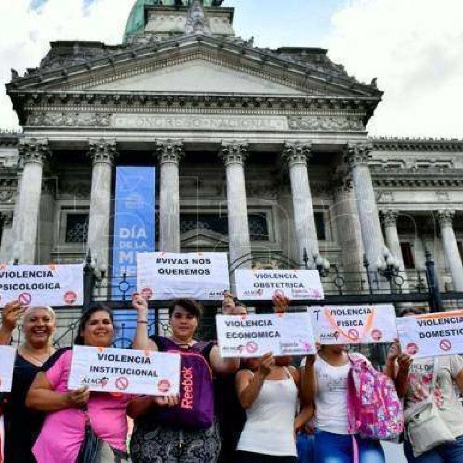 Miles de mujeres se concentraron en Plaza de Mayo