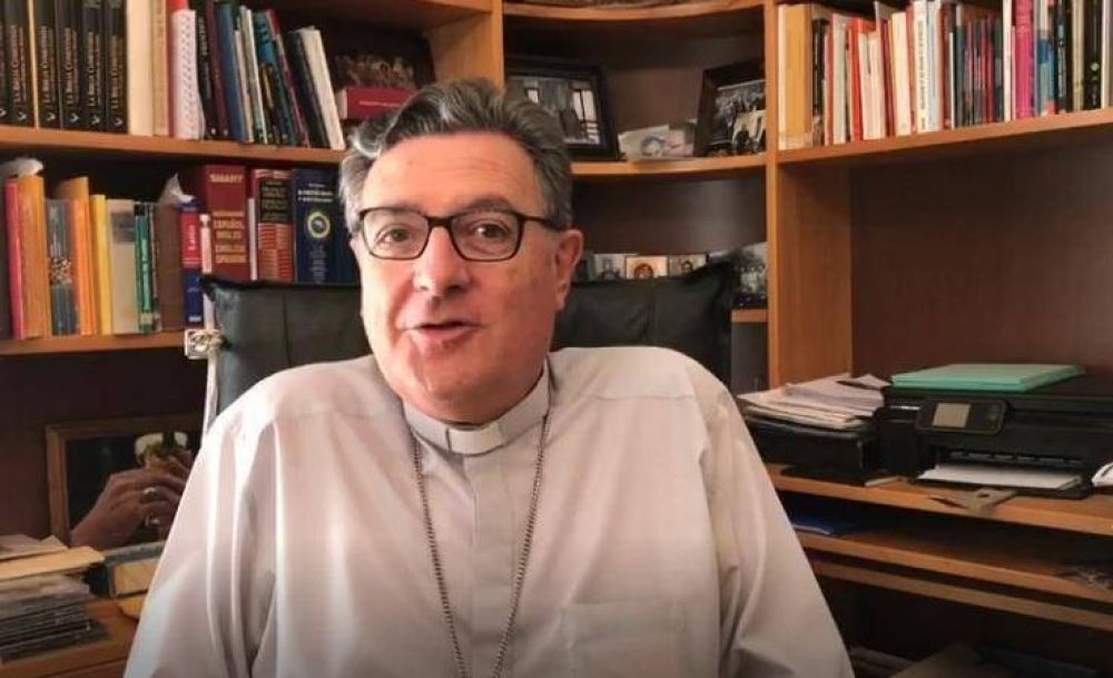 Mons. Eduardo Mart�n rez� para que las mujeres puedan vivir una femineidad plena en tiempos dif�ciles
