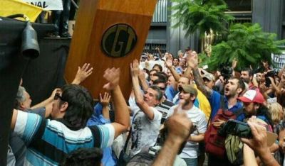 Apuntan contra dirigente de la CGT por el bochornoso final de la marcha
