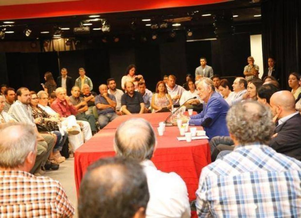 El Gobierno trabajar� con los gremios para reactivar las f�bricas cerradas