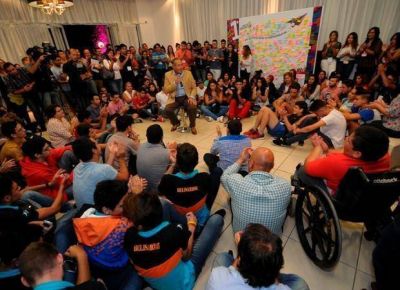 Adolfo Rodr�guez Sa� incentiv� a la juventud a �ser protagonista y hacer realidad sus sue�os�