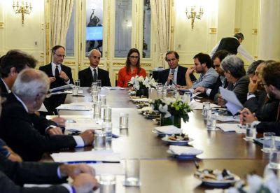 Analizan norma para conflictos de interes