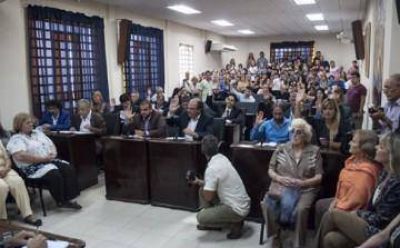  Aprobaron la creaci�n de secretar�as y cargos