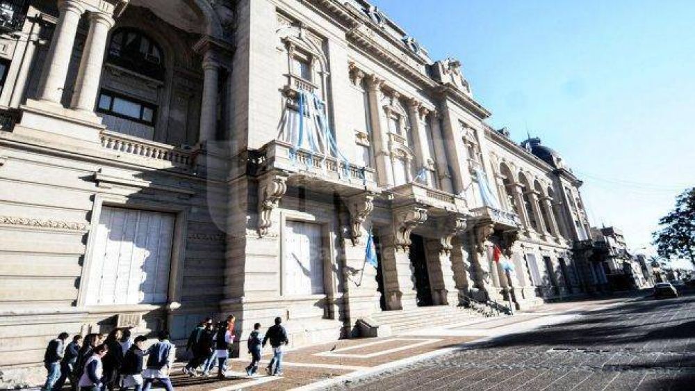 El lunes la provincia volver� a discutir salarios con los docentes y estatales