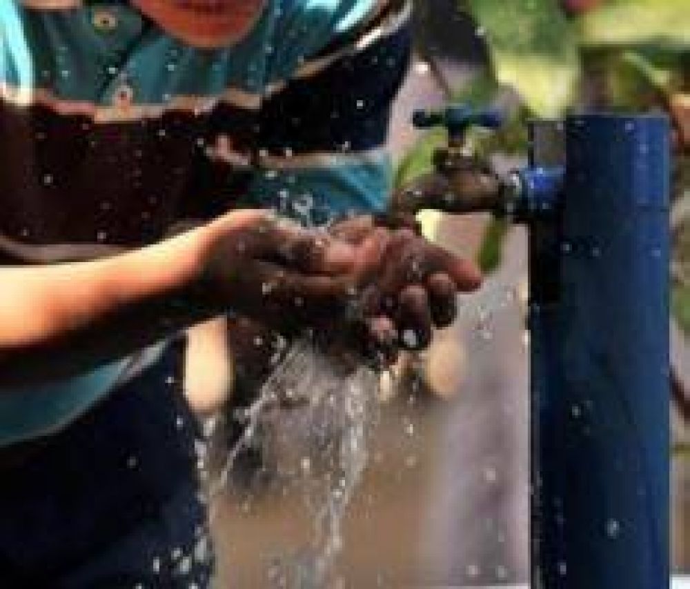 Aunque se normaliz el servicio de agua potable, la gente de Caucete an desconfa