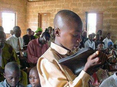 Biblia no est� disponible para un 57% de idiomas, revela estudio