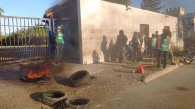 Segunda jornada de piquetes y bloqueos de ATE Neuqu�n en toda la provincia