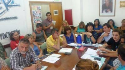 Unter convoc� a los secretarios generales y presentar� amparos por la ESRN