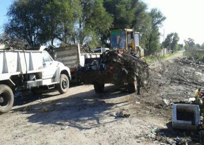 El EMSUR limpi� microbasurales en las cercan�as del Club Urquiza