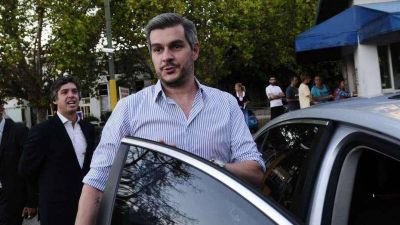 Para Marcos Pe�a, los paros docentes contin�an por una 