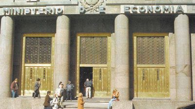 Licitar�n hasta u$s 1500 millones en letras en d�lares con tasas en torno al 3%