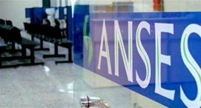 Oficializaron el aumento para las jubilaciones y la AUH